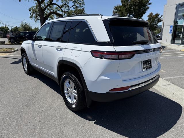 2025 Jeep Grand Cherokee GRAND CHEROKEE LAREDO 4X2