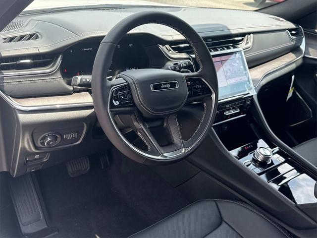 2025 Jeep Grand Cherokee GRAND CHEROKEE OVERLAND 4X4