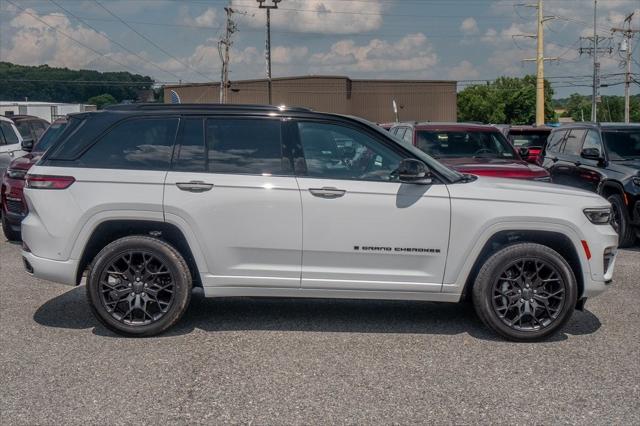 2025 Jeep Grand Cherokee GRAND CHEROKEE SUMMIT 4X4