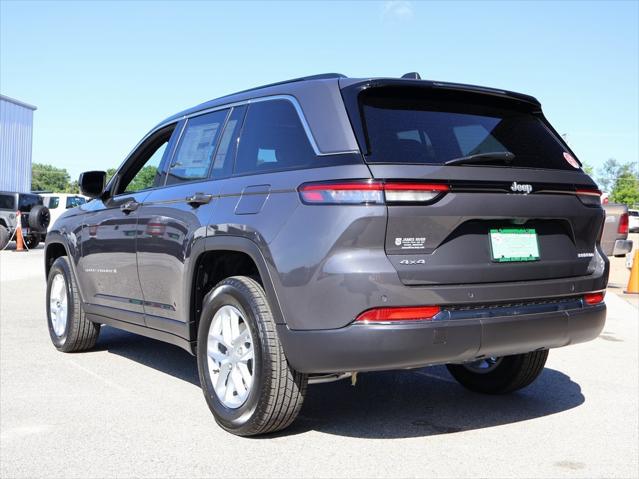 2025 Jeep Grand Cherokee GRAND CHEROKEE LAREDO X 4X4