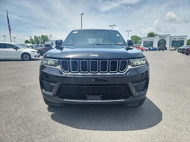 2025 Jeep Grand Cherokee GRAND CHEROKEE LAREDO X 4X4