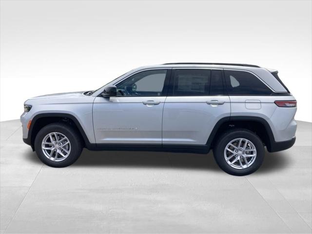2025 Jeep Grand Cherokee GRAND CHEROKEE LAREDO X 4X2