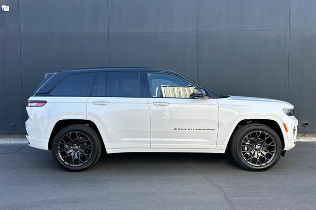 2025 Jeep Grand Cherokee GRAND CHEROKEE SUMMIT RESERVE 4X4