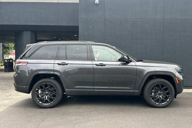 2025 Jeep Grand Cherokee GRAND CHEROKEE SUMMIT RESERVE 4X4