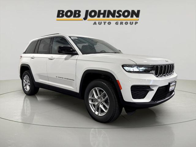 2025 Jeep Grand Cherokee GRAND CHEROKEE LAREDO X 4X4