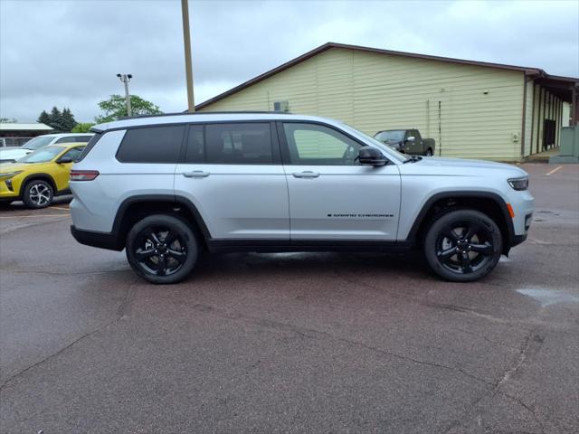2025 Jeep Grand Cherokee GRAND CHEROKEE L ALTITUDE 4X4