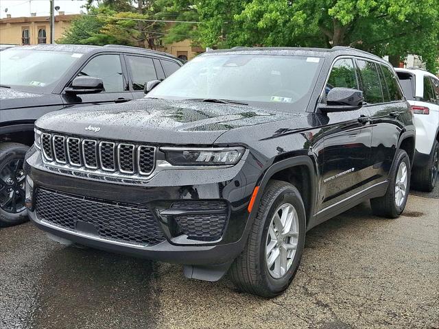 2025 Jeep Grand Cherokee GRAND CHEROKEE LAREDO X 4X4