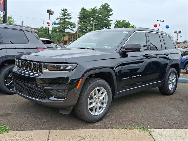 2025 Jeep Grand Cherokee GRAND CHEROKEE LAREDO X 4X4