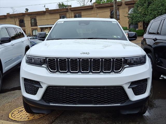 2025 Jeep Grand Cherokee GRAND CHEROKEE LAREDO X 4X4