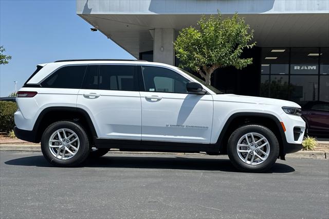 2025 Jeep Grand Cherokee GRAND CHEROKEE LAREDO X 4X2