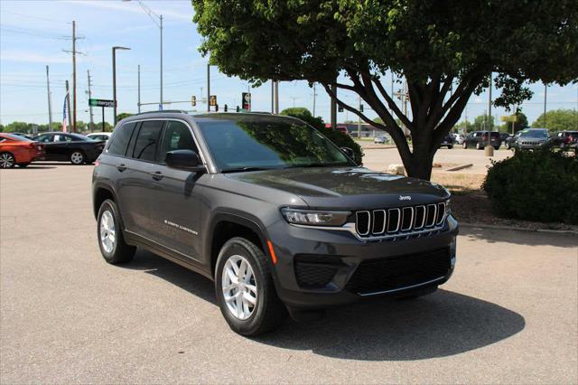 2025 Jeep Grand Cherokee GRAND CHEROKEE LAREDO X 4X4