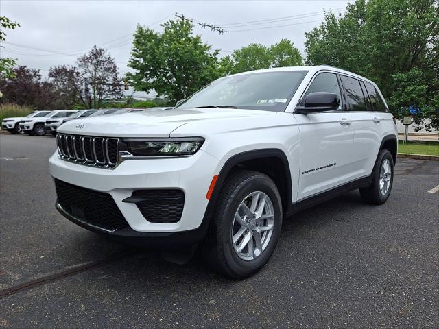 2025 Jeep Grand Cherokee GRAND CHEROKEE LAREDO X 4X4
