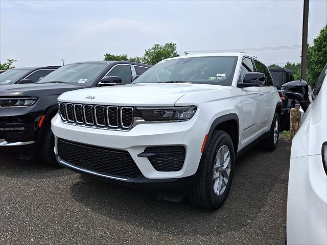 2025 Jeep Grand Cherokee GRAND CHEROKEE LAREDO X 4X4