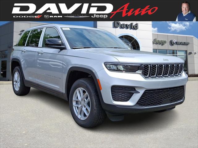 2025 Jeep Grand Cherokee GRAND CHEROKEE LAREDO X 4X4