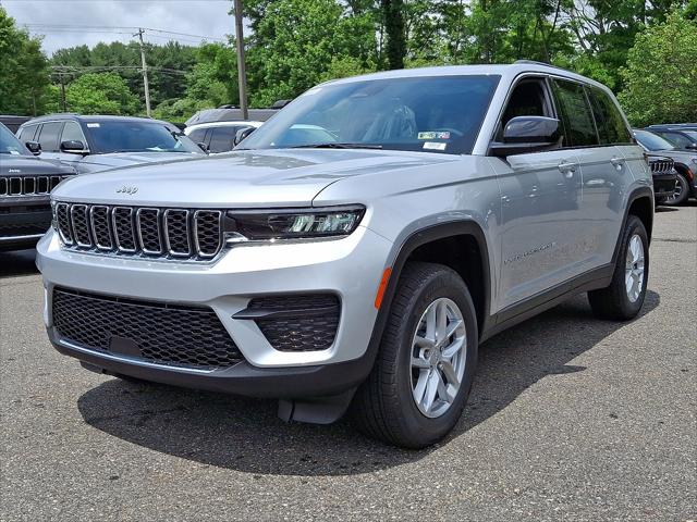 2025 Jeep Grand Cherokee GRAND CHEROKEE LAREDO X 4X4