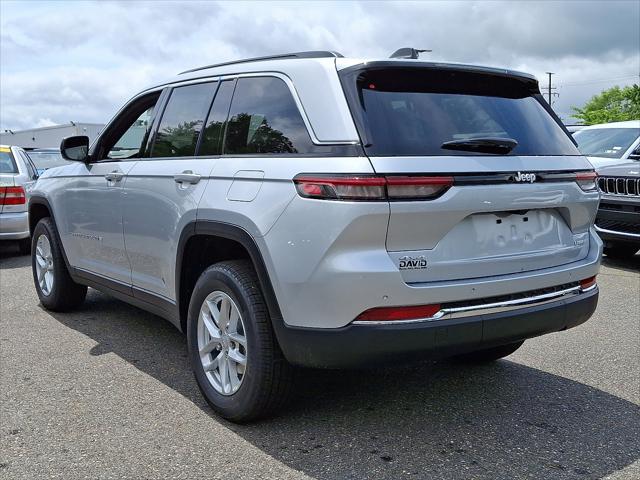 2025 Jeep Grand Cherokee GRAND CHEROKEE LAREDO X 4X4