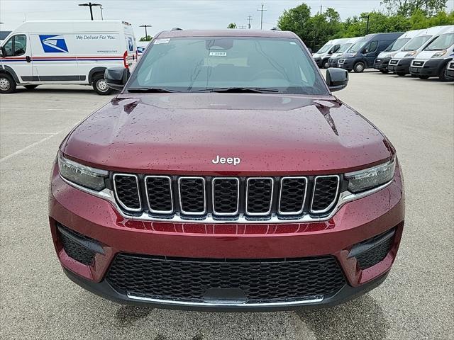 2025 Jeep Grand Cherokee GRAND CHEROKEE LAREDO X 4X4
