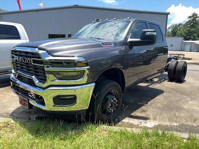 2025 RAM Ram 3500 Chassis Cab RAM 3500 TRADESMAN CREW CAB CHASSIS 4X4 60 CA