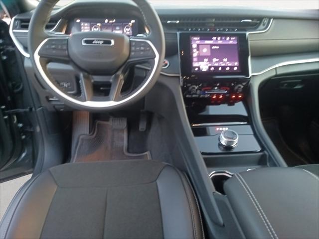 2025 Jeep Grand Cherokee GRAND CHEROKEE L ALTITUDE 4X2