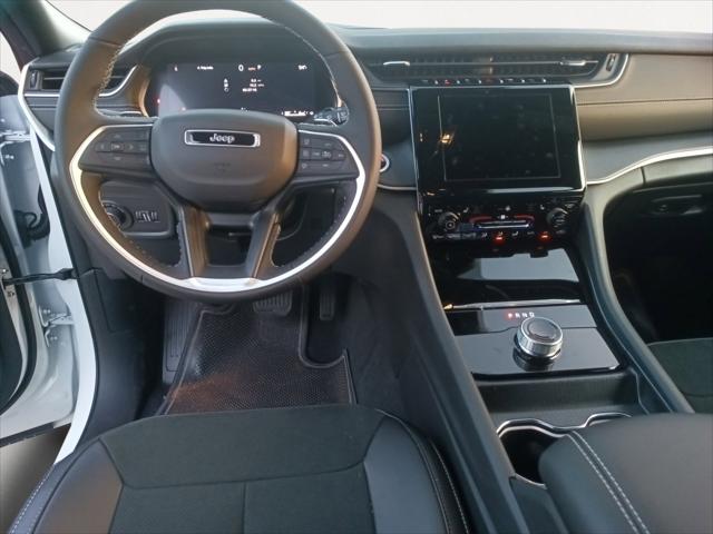 2025 Jeep Grand Cherokee GRAND CHEROKEE L ALTITUDE 4X2