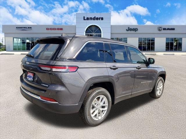 2025 Jeep Grand Cherokee GRAND CHEROKEE LAREDO X 4X4