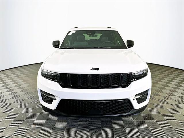 2025 Jeep Grand Cherokee GRAND CHEROKEE ALTITUDE 4X4