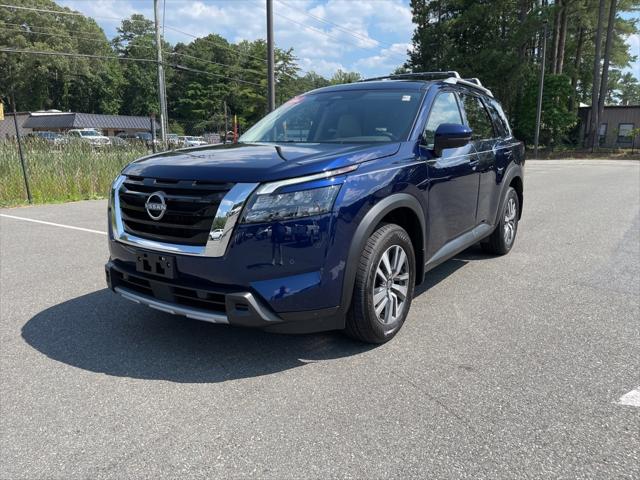 2025 Nissan Pathfinder SL 4WD
