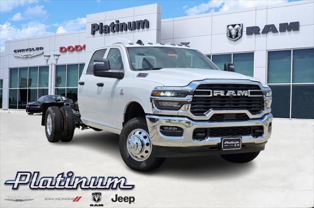 2025 RAM Ram 3500 Chassis Cab RAM 3500 TRADESMAN CREW CAB CHASSIS 4X4 60 CA