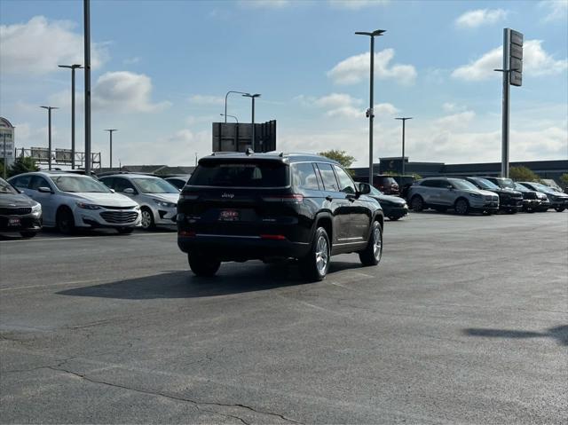 2022 Jeep Grand Cherokee L Laredo 4x4