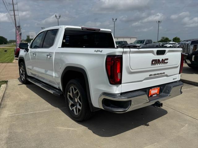 2022 GMC Sierra 1500 4WD Crew Cab Short Box SLT