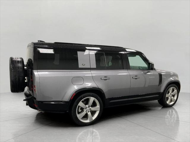 2024 Land Rover Defender 130 P400 X-Dynamic SE
