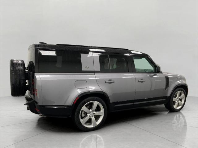 2024 Land Rover Defender 130 P400 X-Dynamic SE