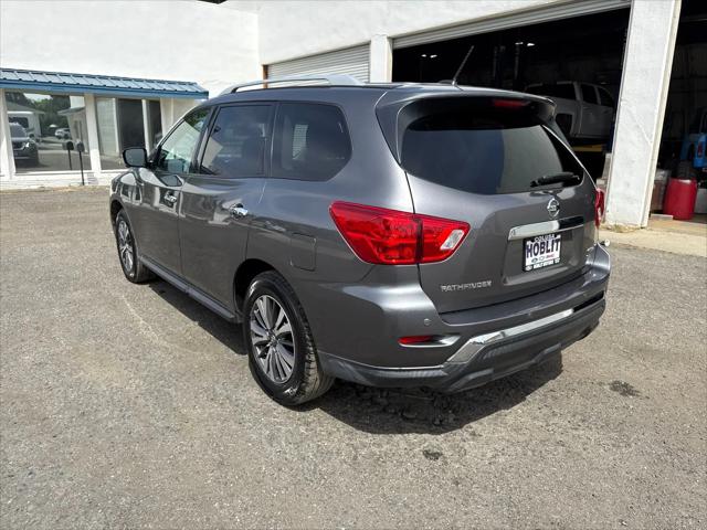 2017 Nissan Pathfinder SL