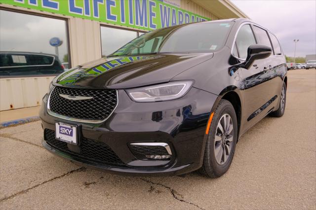 2022 Chrysler Pacifica Hybrid Touring L