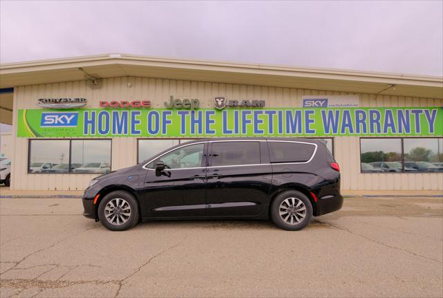 2022 Chrysler Pacifica Hybrid Touring L