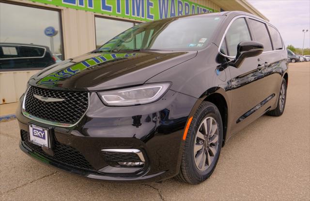 2022 Chrysler Pacifica Hybrid Touring L