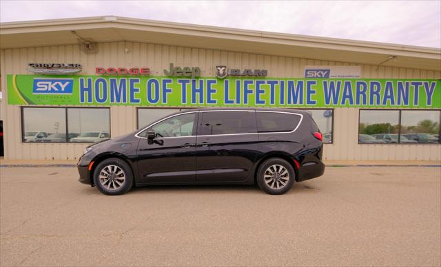 2022 Chrysler Pacifica Hybrid Touring L