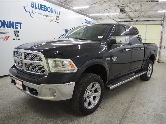 2017 RAM 1500 Laramie Crew Cab 4x4 57 Box