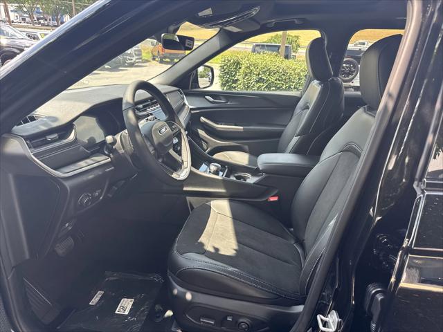 2025 Jeep Grand Cherokee Altitude X 4x4