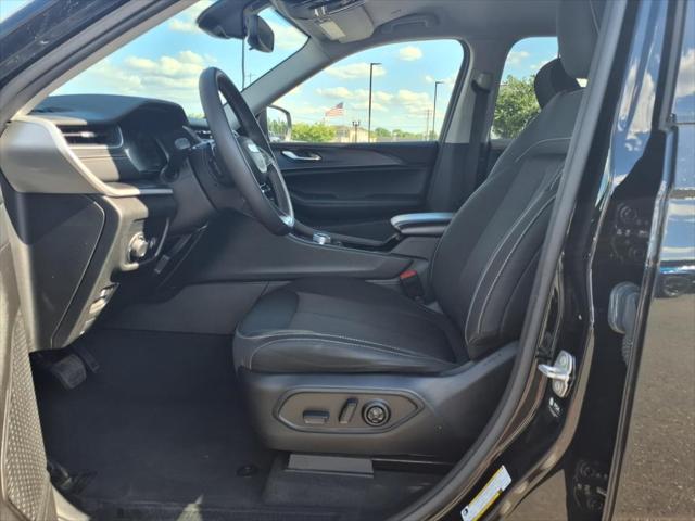 2023 Jeep Grand Cherokee L Laredo 4x4