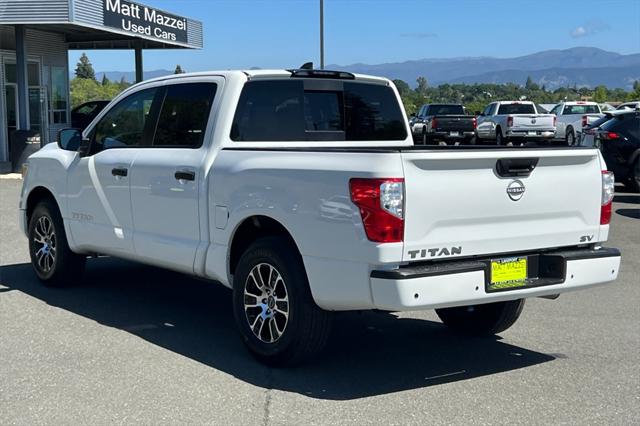 2023 Nissan TITAN Crew Cab SV 4x2