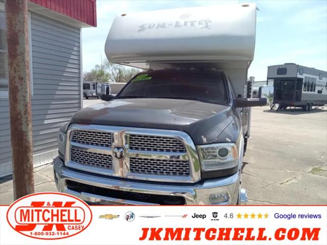 2017 RAM 3500 Laramie Crew Cab 4x4 8 Box