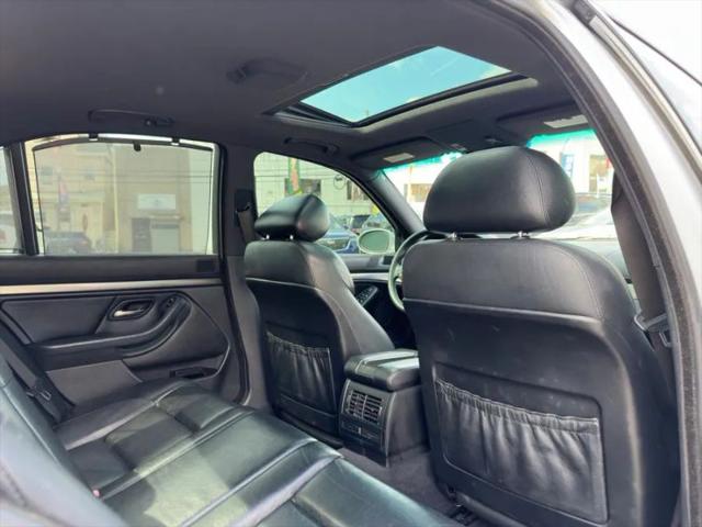 2000 BMW M5 Base