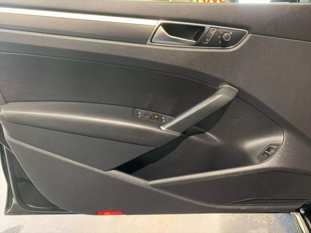2016 Volkswagen Passat 1.8T R-Line