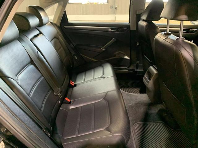 2016 Volkswagen Passat 1.8T R-Line