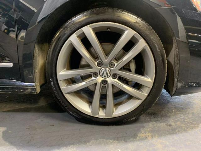 2016 Volkswagen Passat 1.8T R-Line