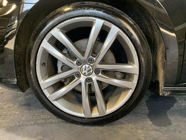 2016 Volkswagen Passat 1.8T R-Line