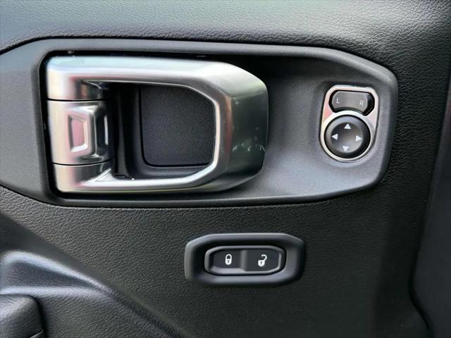 2025 Jeep Wrangler 4-Door Summit 4x4