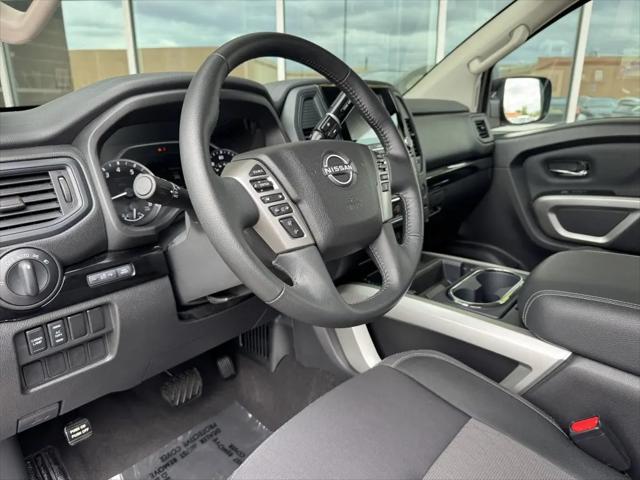 2024 Nissan Titan Crew Cab SV 4x2