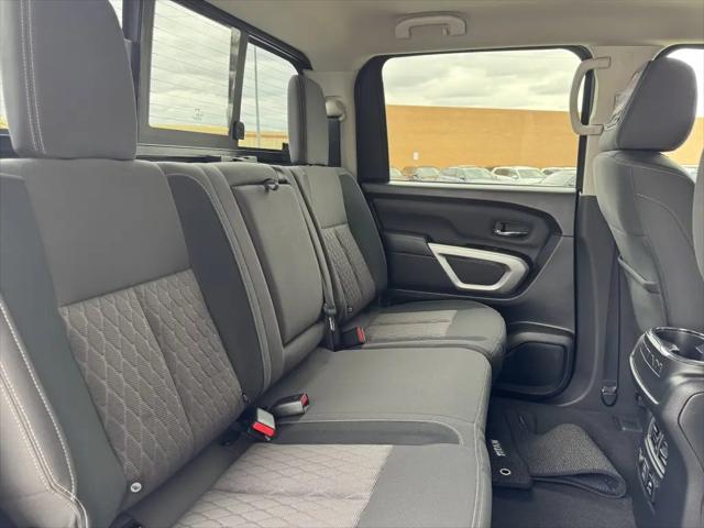 2024 Nissan Titan Crew Cab SV 4x2